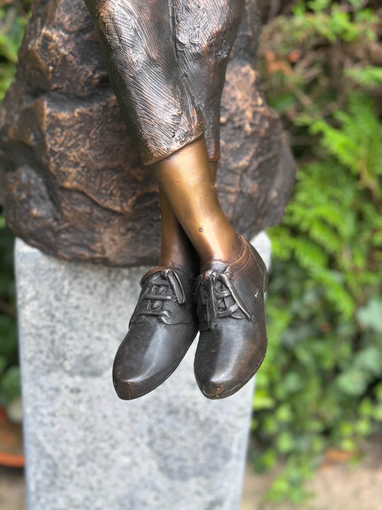 Melody in Motion – Bronze Sculpture. 48x33x78cm - 6Kg