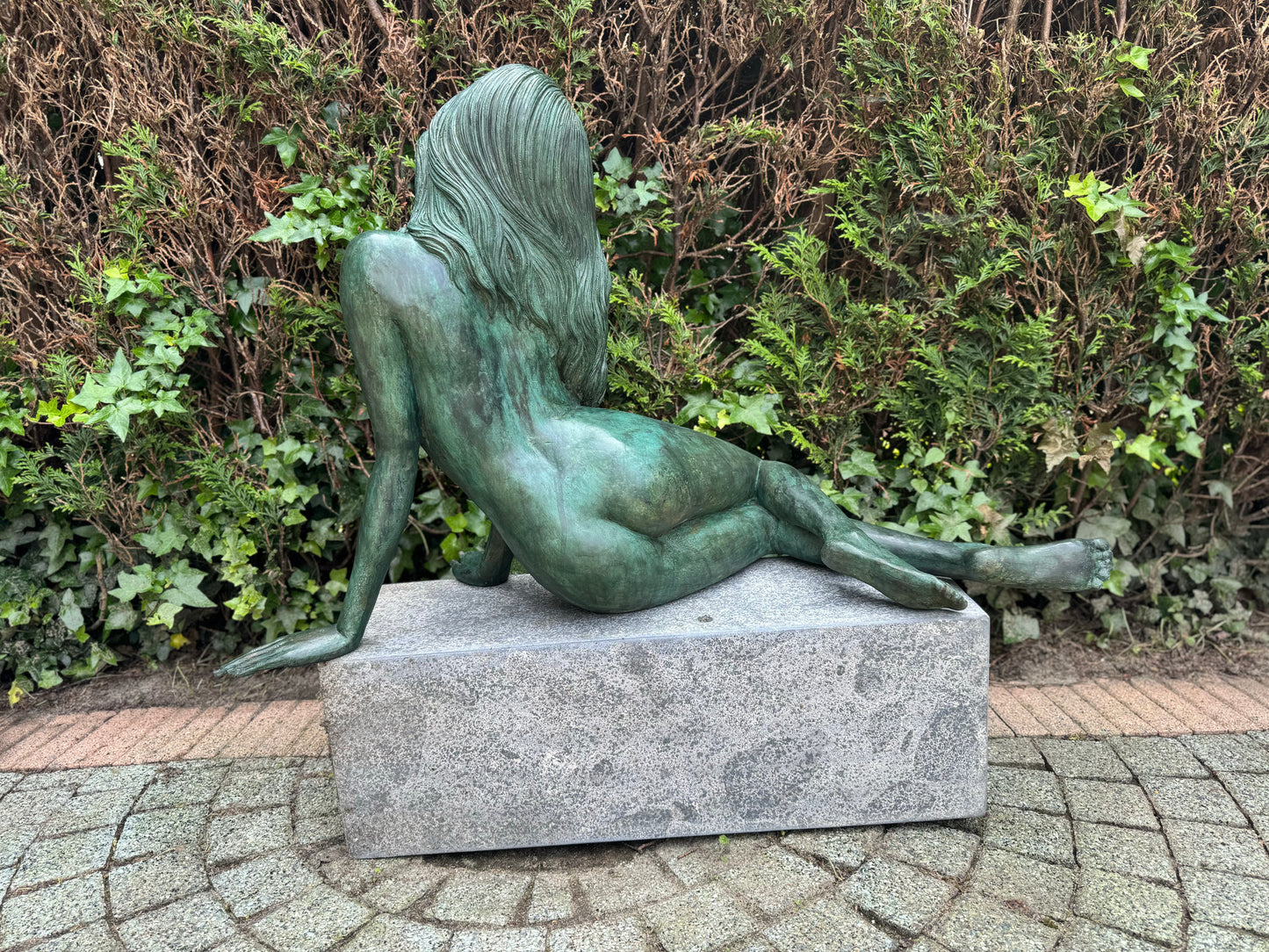 Reclining Woman – Bronze Sculpture. 100x50x63cm - 22Kg