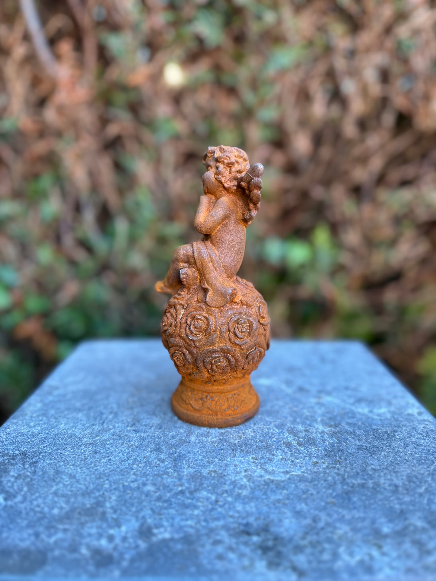 Angel of Roses – Iron Sculpture. 15x7x7cm - 0.8Kg