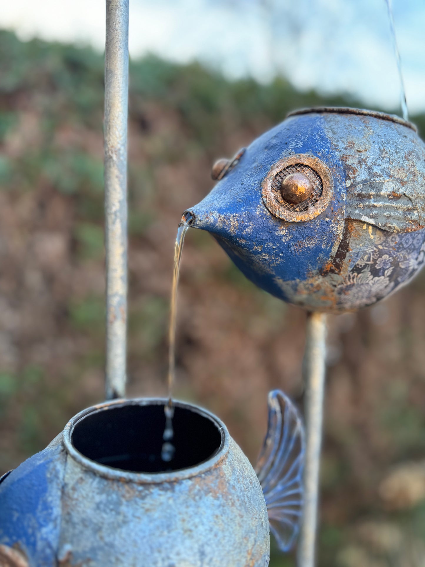 Swimming Fish – Iron Sculpture. 47x47x82cm - 5.1Kg