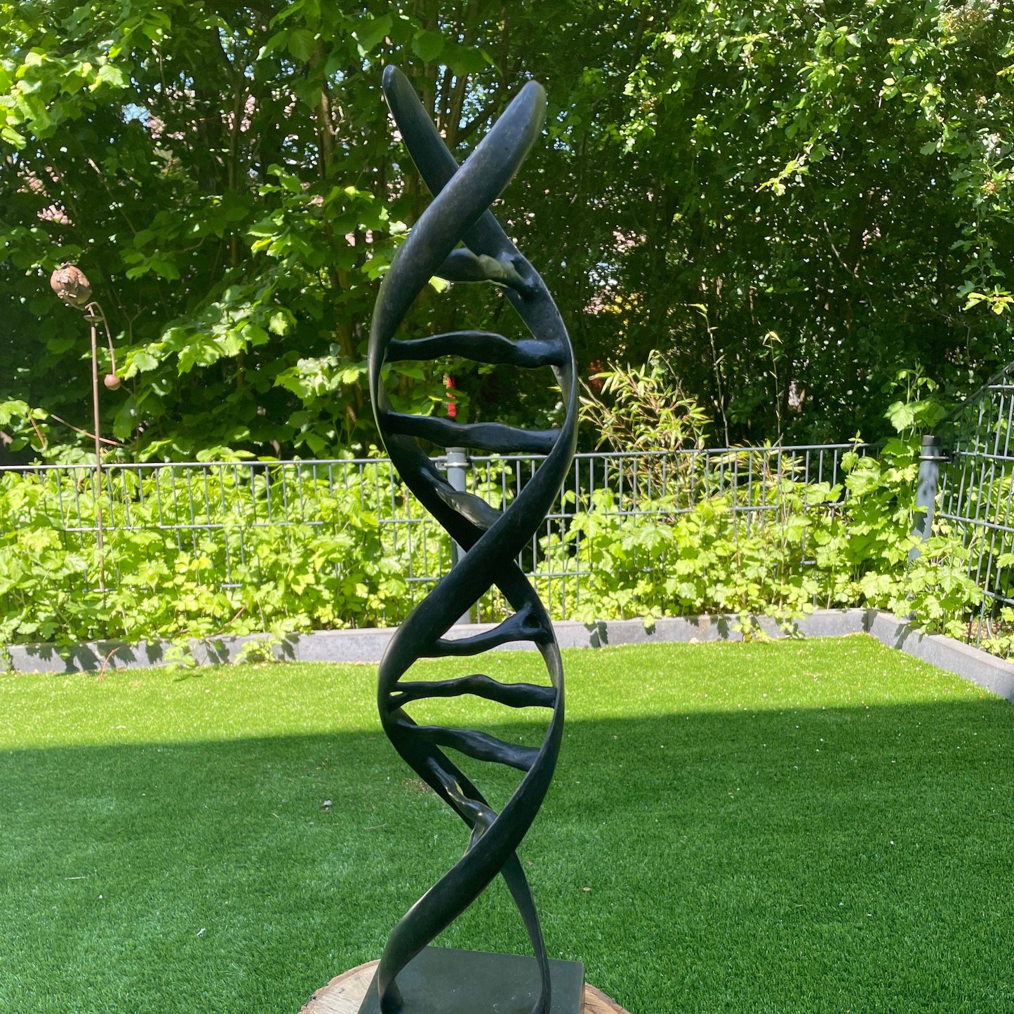 DNA Helix – Bronze Sculpture. 53x13x13cm - 2.7Kg