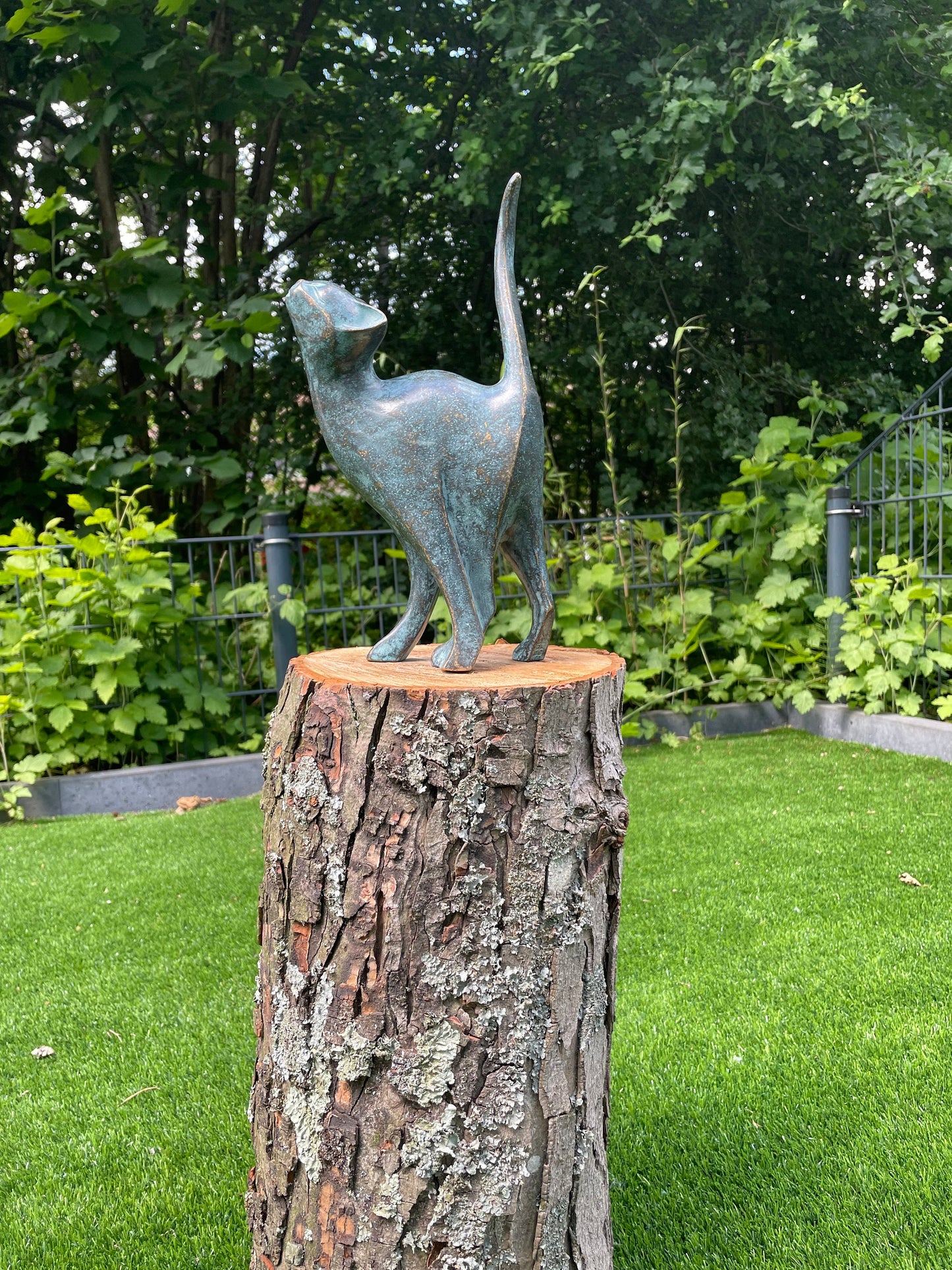 Poised Cat – Bronze Sculpture. 18x10x31cm
