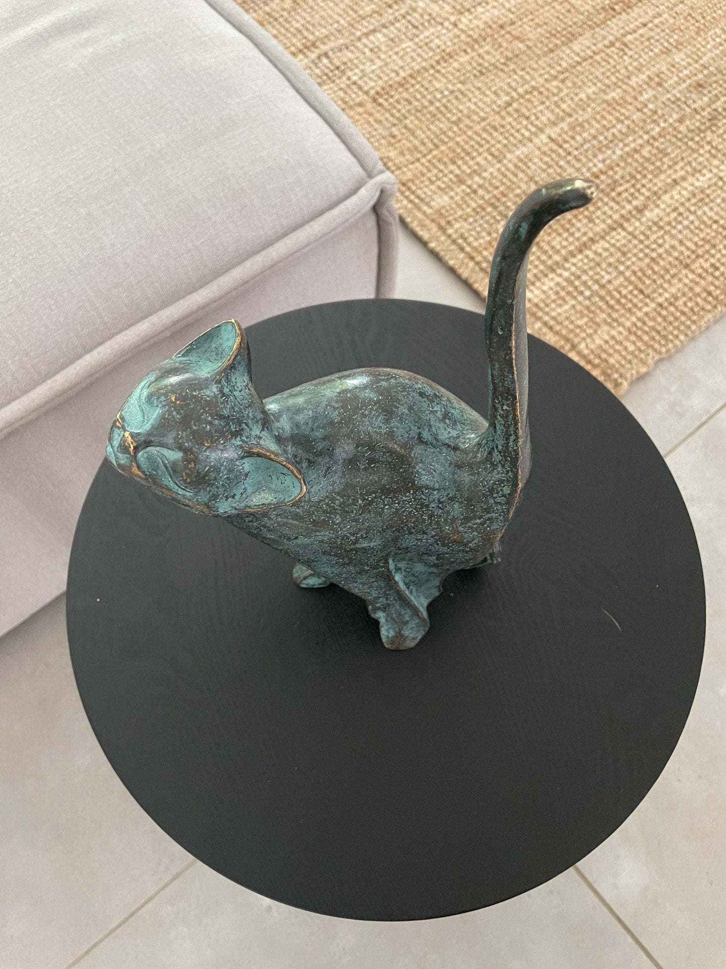 Poised Cat – Bronze Sculpture. 18x10x31cm