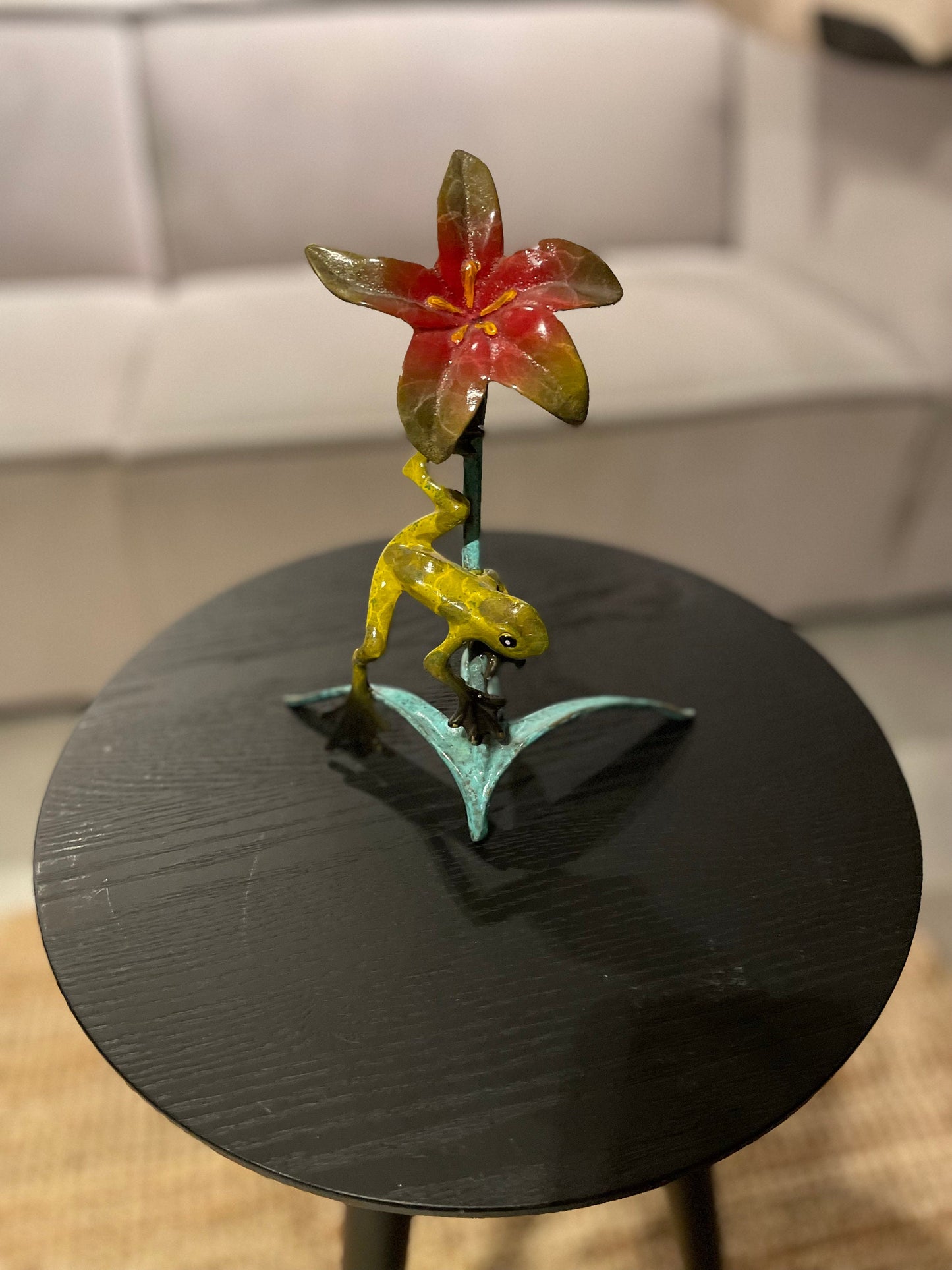 Tropical Frog and Flower – Bronze Sculpture. 13x9x20cm - 0.5Kg