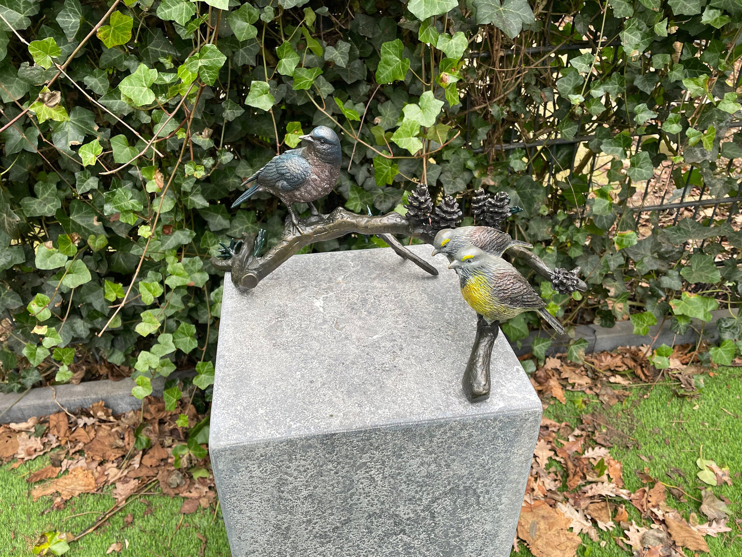 Garden Trio Birds – Bronze Sculpture. 17x26x38cm - 2.5Kg