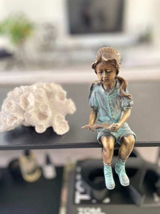 Girl Reading – Bronze Sculpture. 20x7x8cm - 1Kg