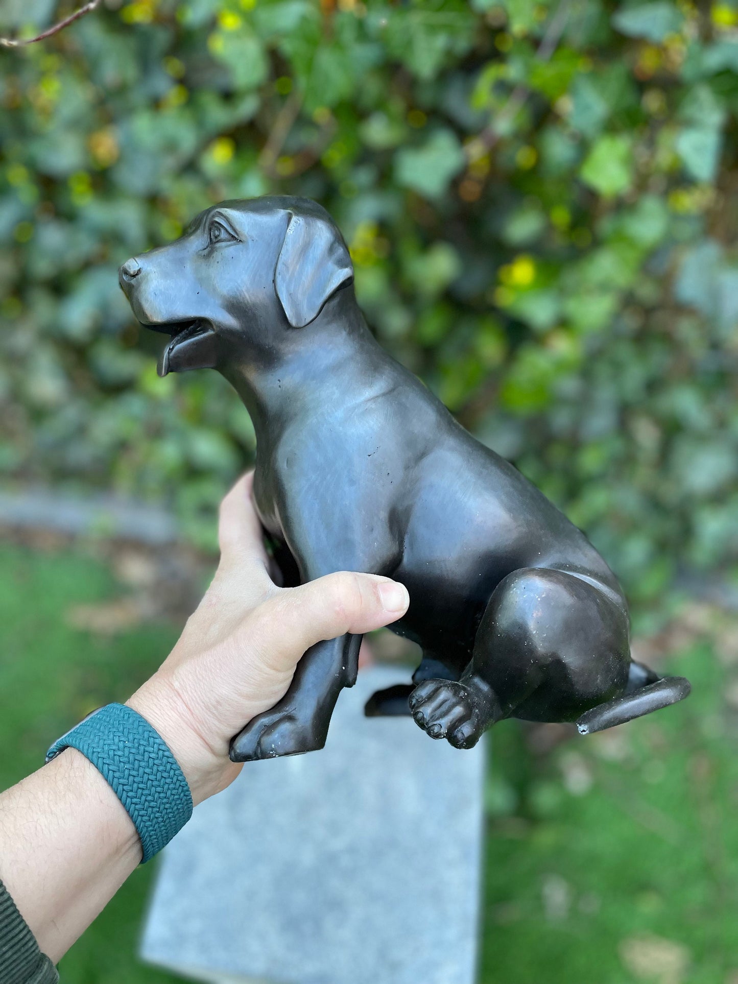 Faithful Labrador – Bronze Sculpture. 24x15x22cm - 2.7Kg