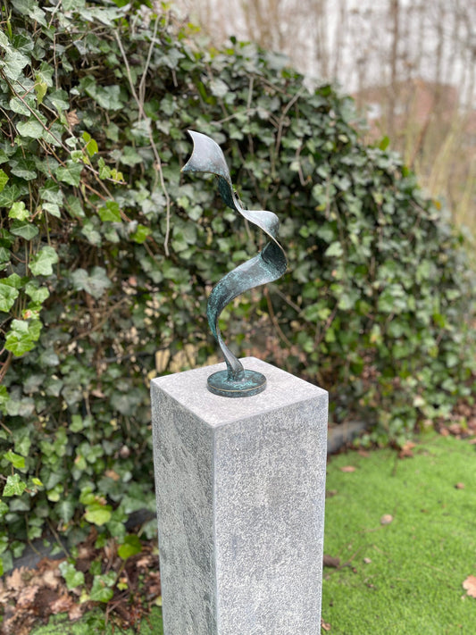 Twisting Grace – Bronze Sculpture. 18x12x46cm - 1.8Kg