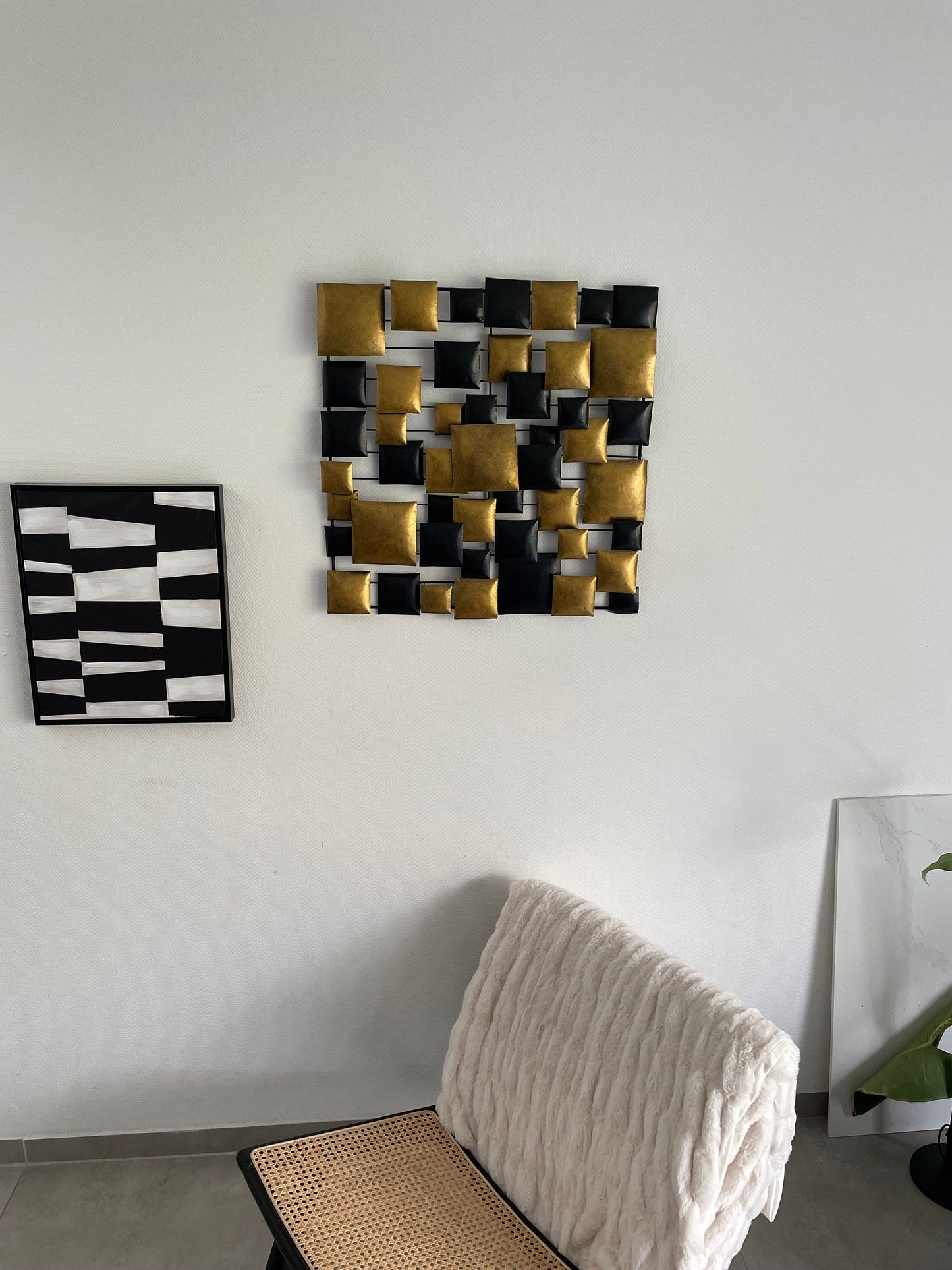 Geometric Flow – Iron Sculpture. 70x5x70cm