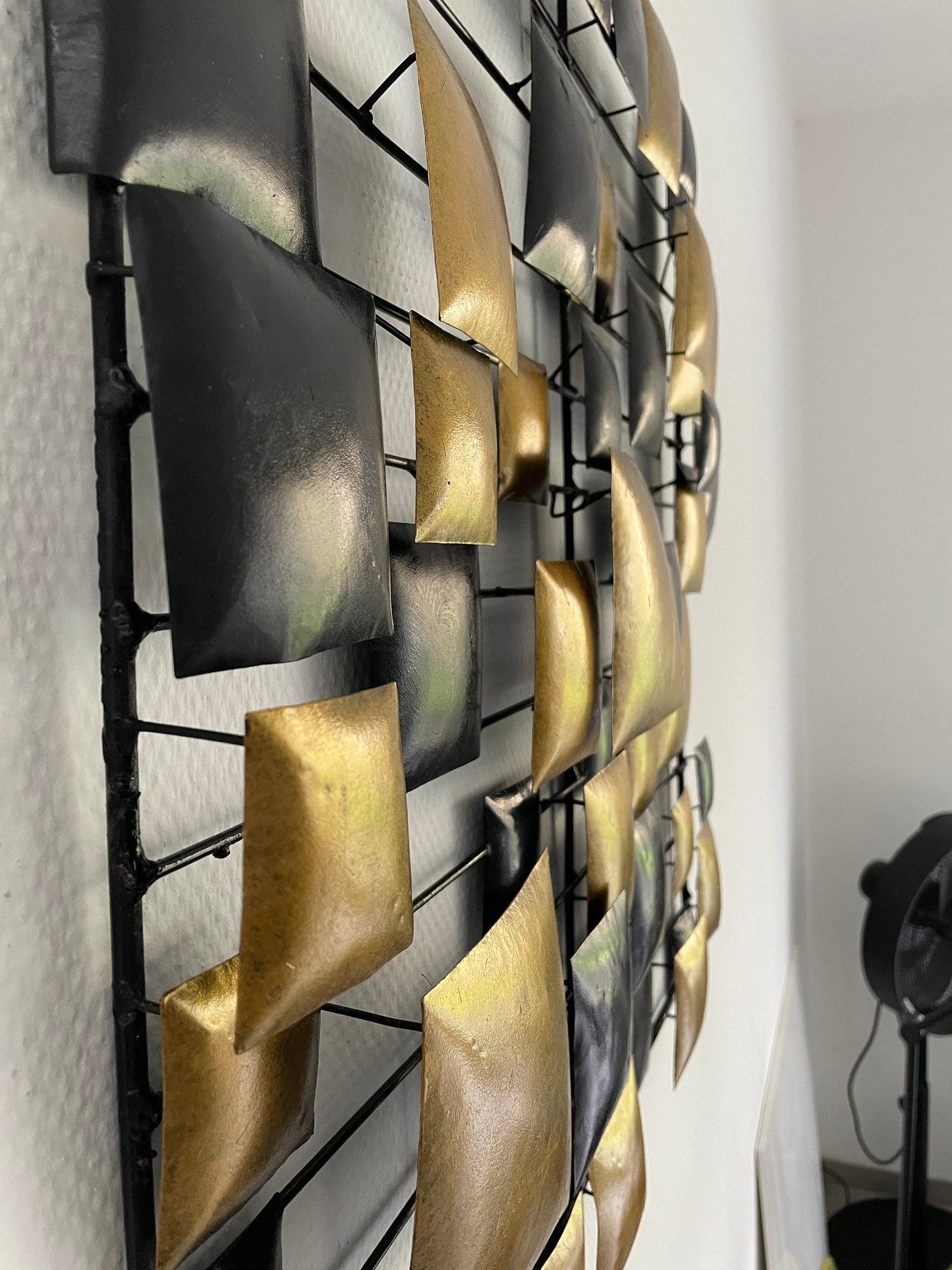 Geometric Flow – Iron Sculpture. 70x5x70cm