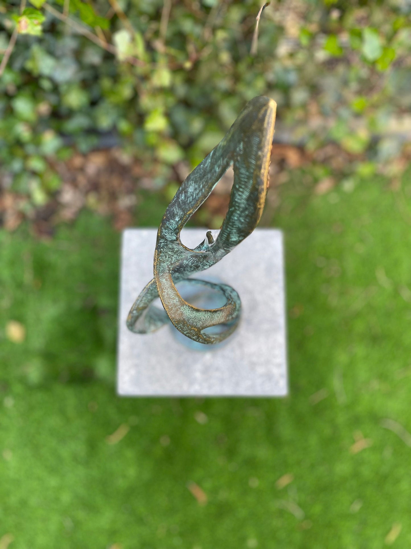 Flowing Form – Bronze Sculpture. 15x12x49cm - 1.7Kg