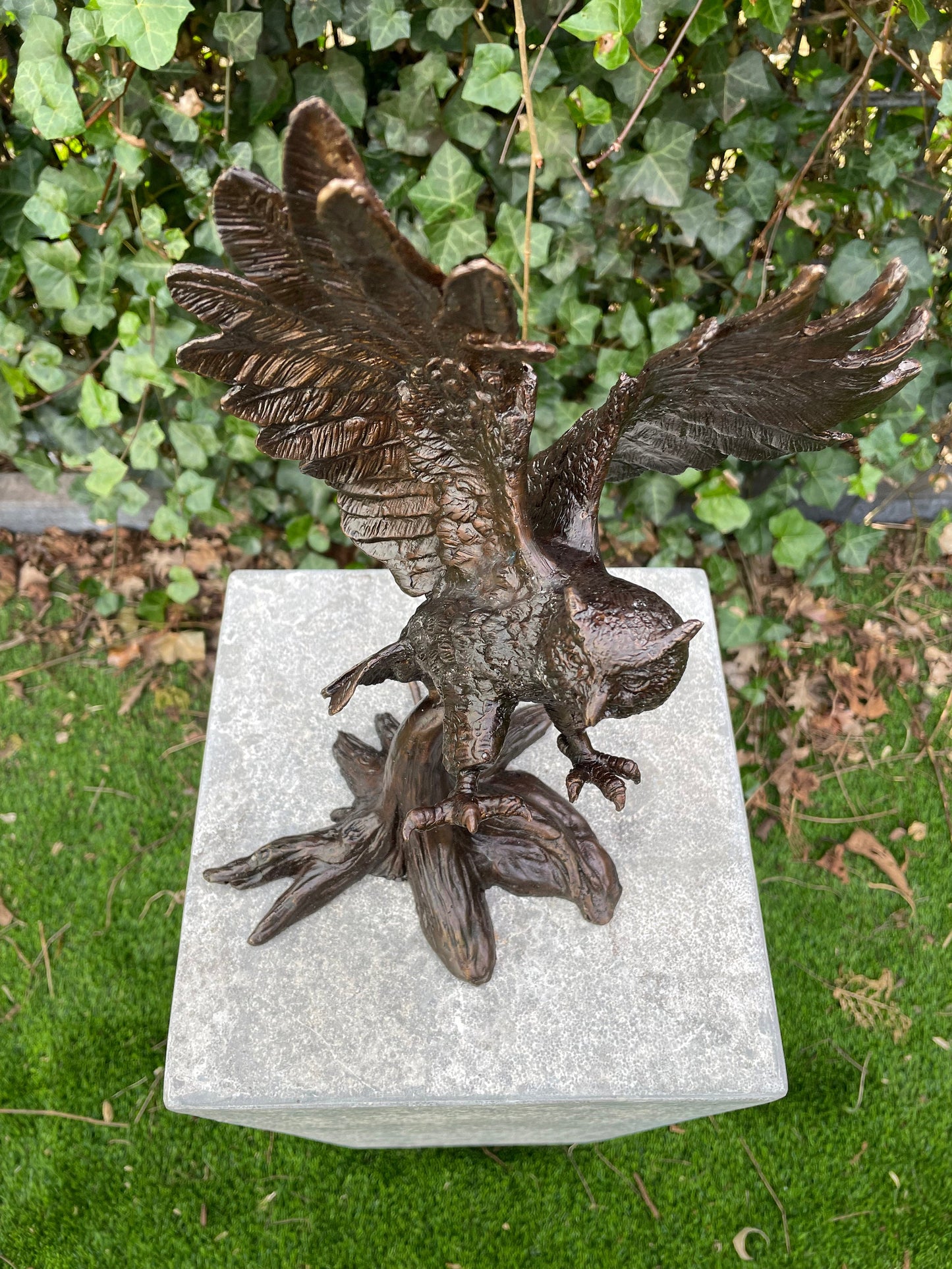 Majestic Owl in Flight – Bronze Sculpture. 19x23x30cm - 3Kg