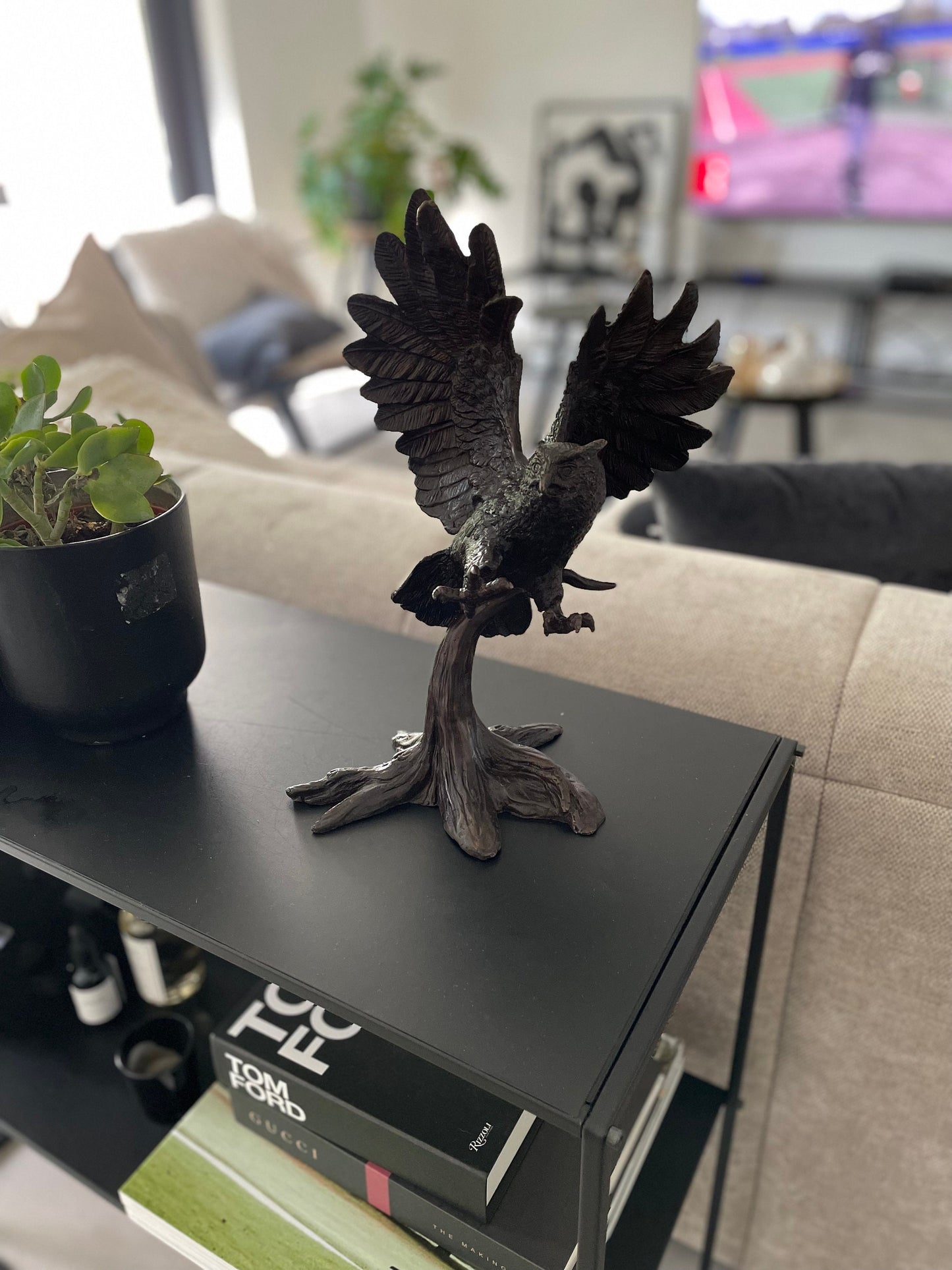 Majestic Owl in Flight – Bronze Sculpture. 19x23x30cm - 3Kg