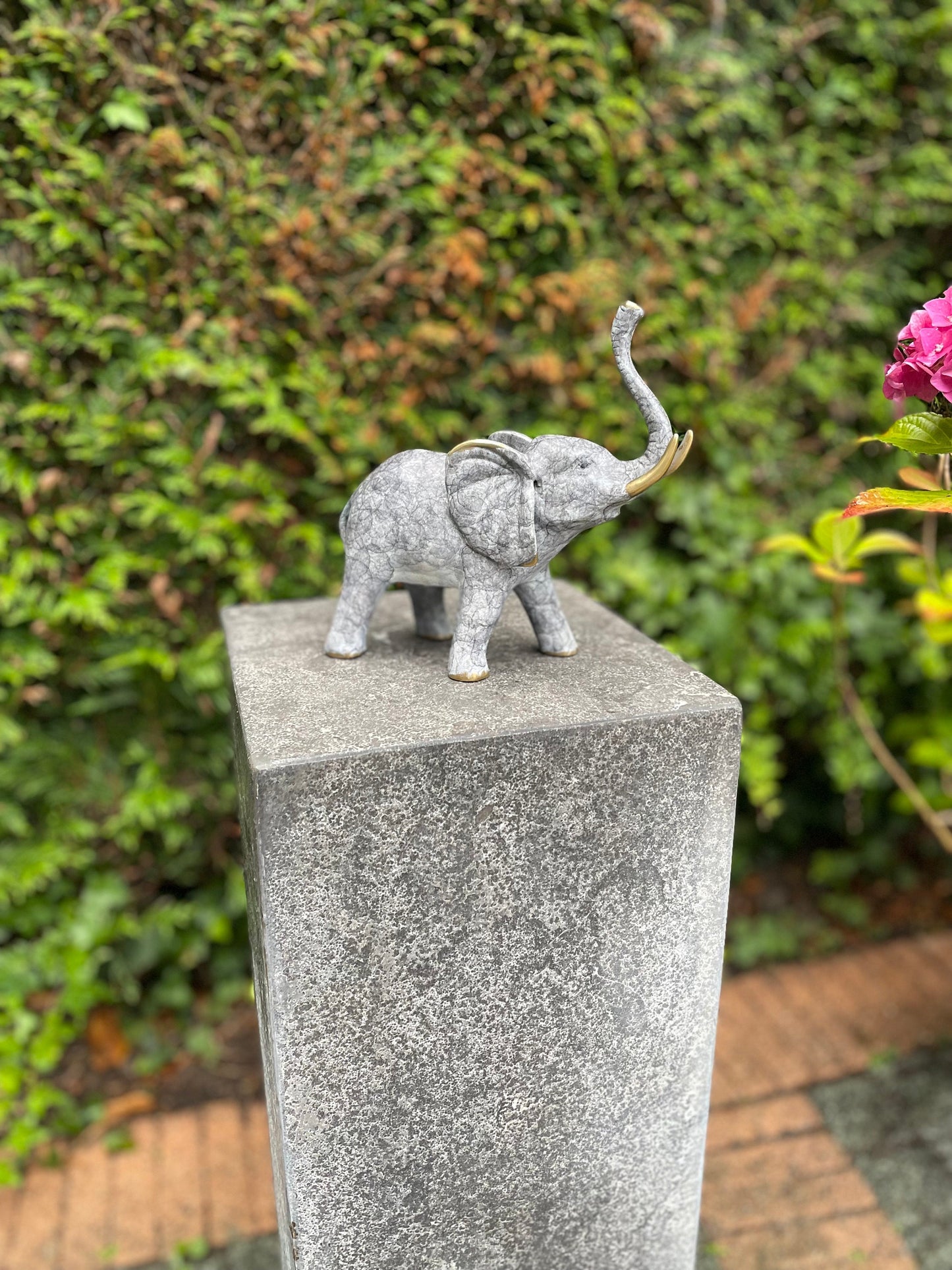 Trumpeting Elephant – Bronze Sculpture. 21x8x20cm