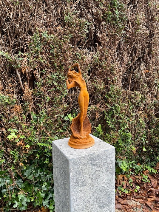 Seashell Lady – Iron Sculpture. 44x14x14cm - 4.3Kg