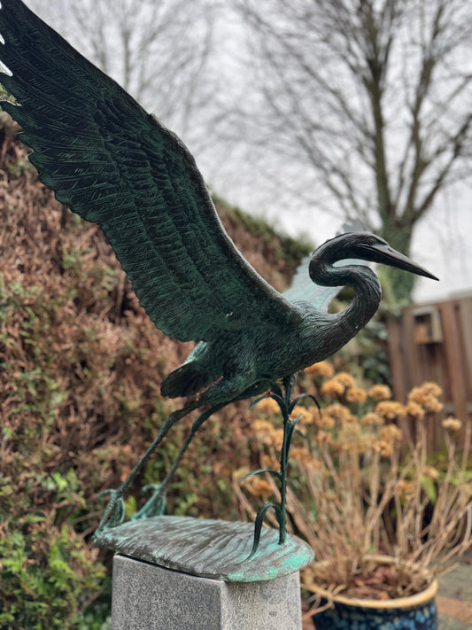 Graceful Heron – Bronze Sculpture. 105x75x83cm - 18Kg