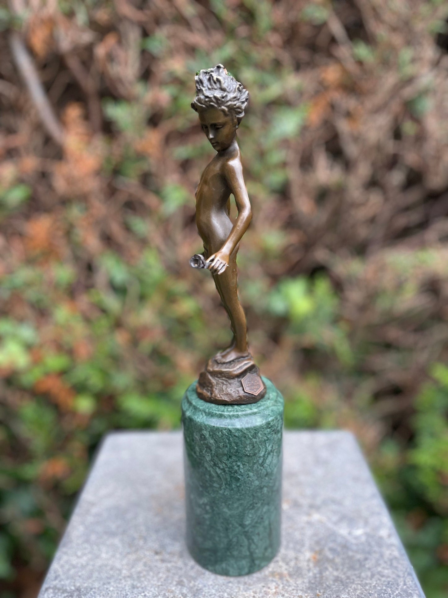 Rose in Hand – Bronze Sculpture. 31x7x9cm - 1.7Kg