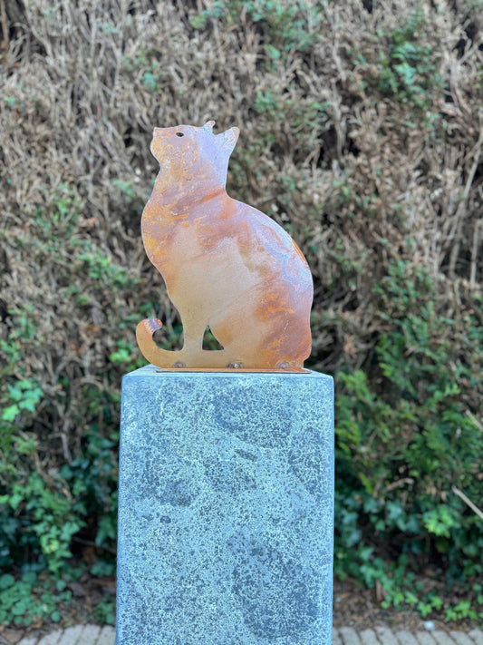 Rustic Cat Silhouette – Iron Sculpture. 25x12x35cm