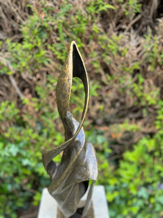 Flow Form – Bronze Sculpture. 15x12x58cm - 4.8Kg