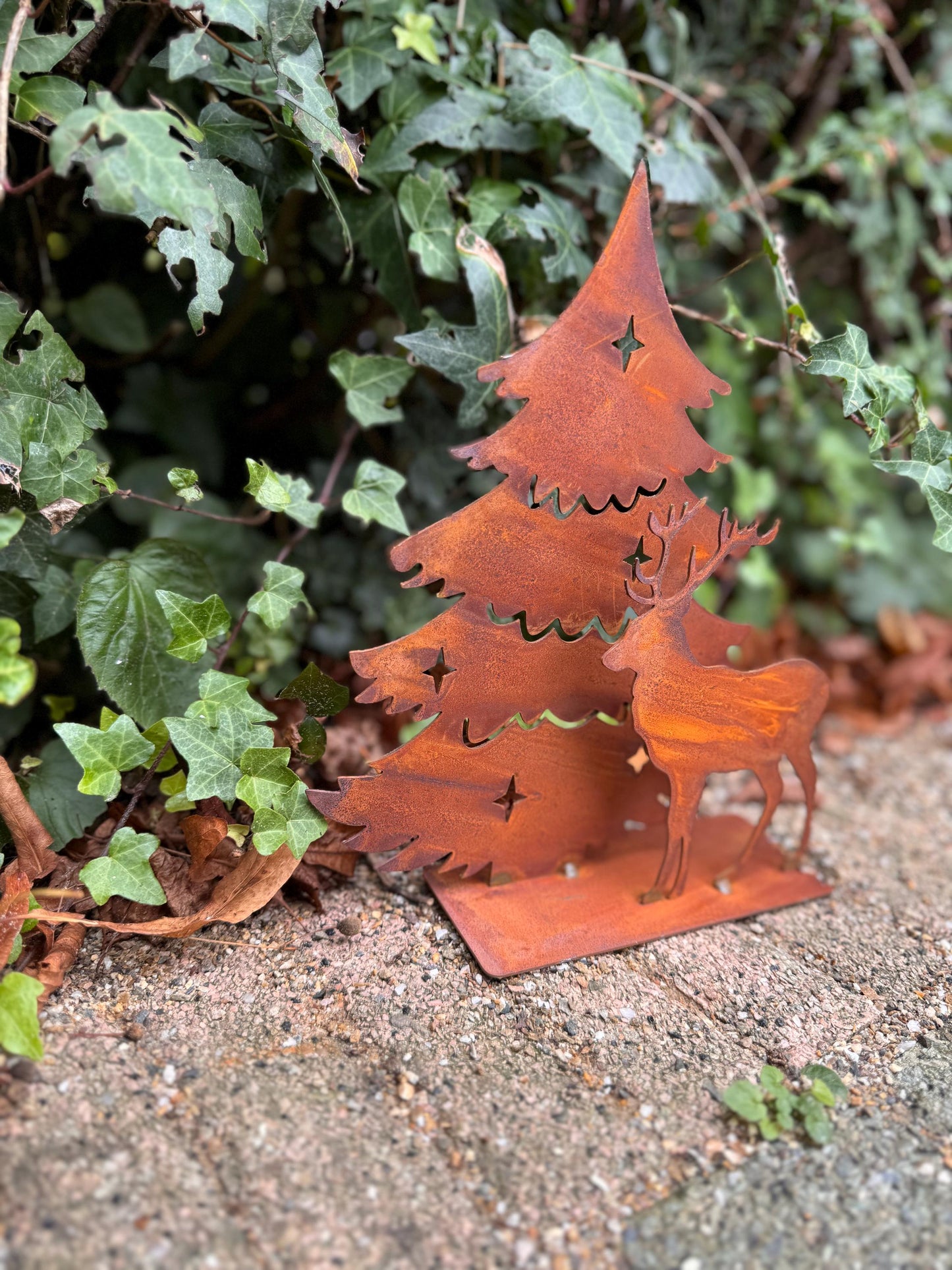 Winter Deer Scene – Iron Sculpture. 21x6x25cm