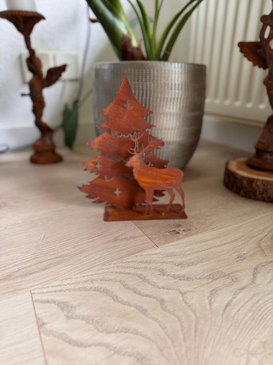 Winter Deer Scene – Iron Sculpture. 21x6x25cm