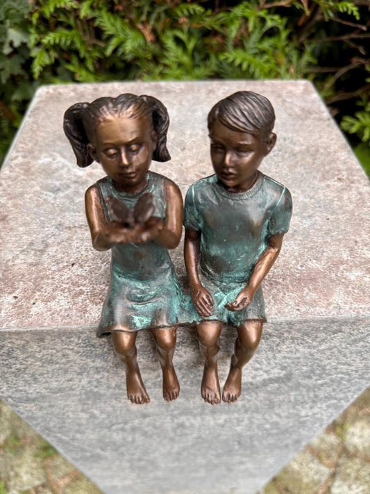 Children with Bird – Bronze Sculpture. 9x7x14cm