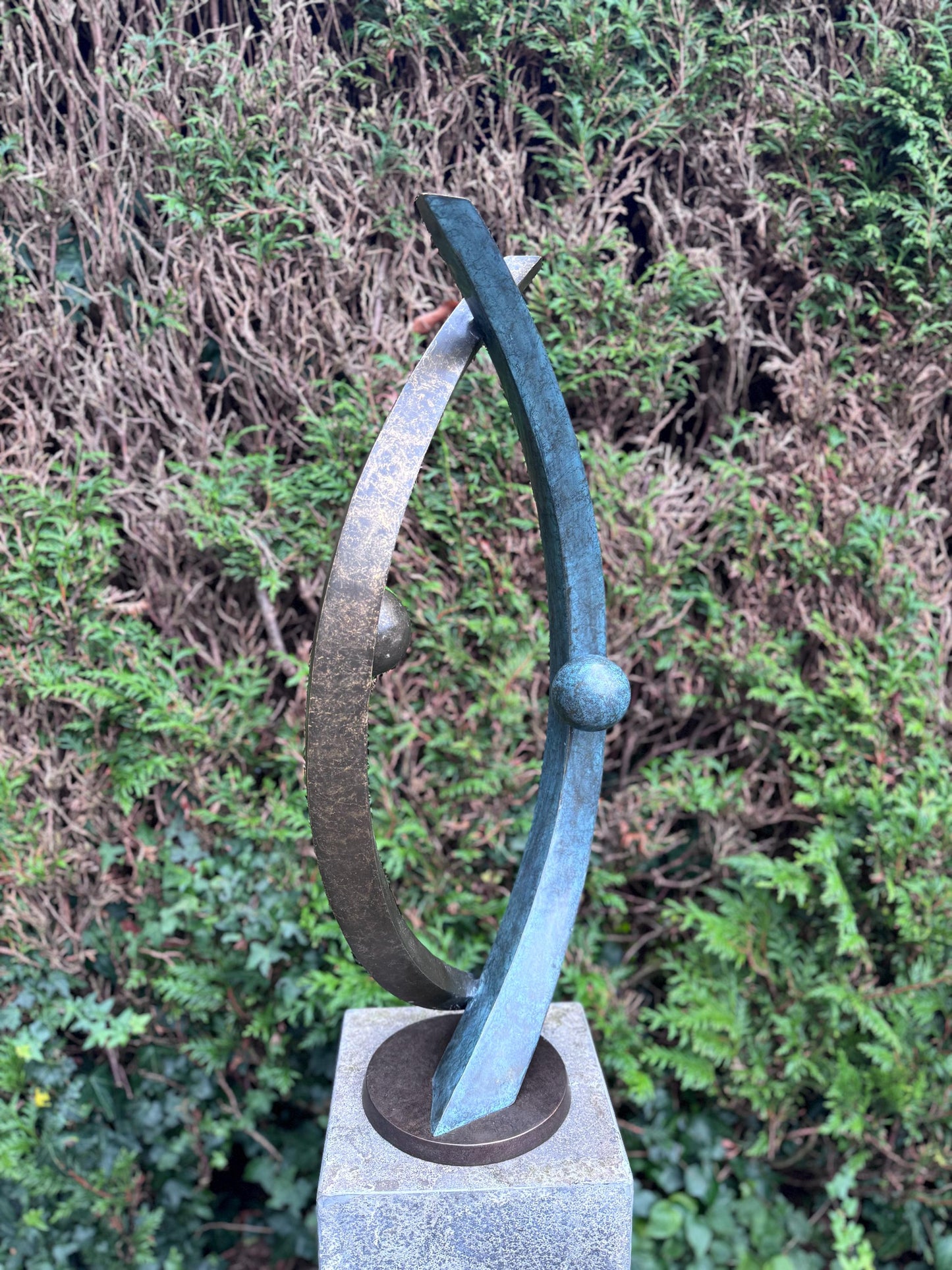 Orbital Harmony – Bronze Sculpture. 36x20x75cm - 11Kg