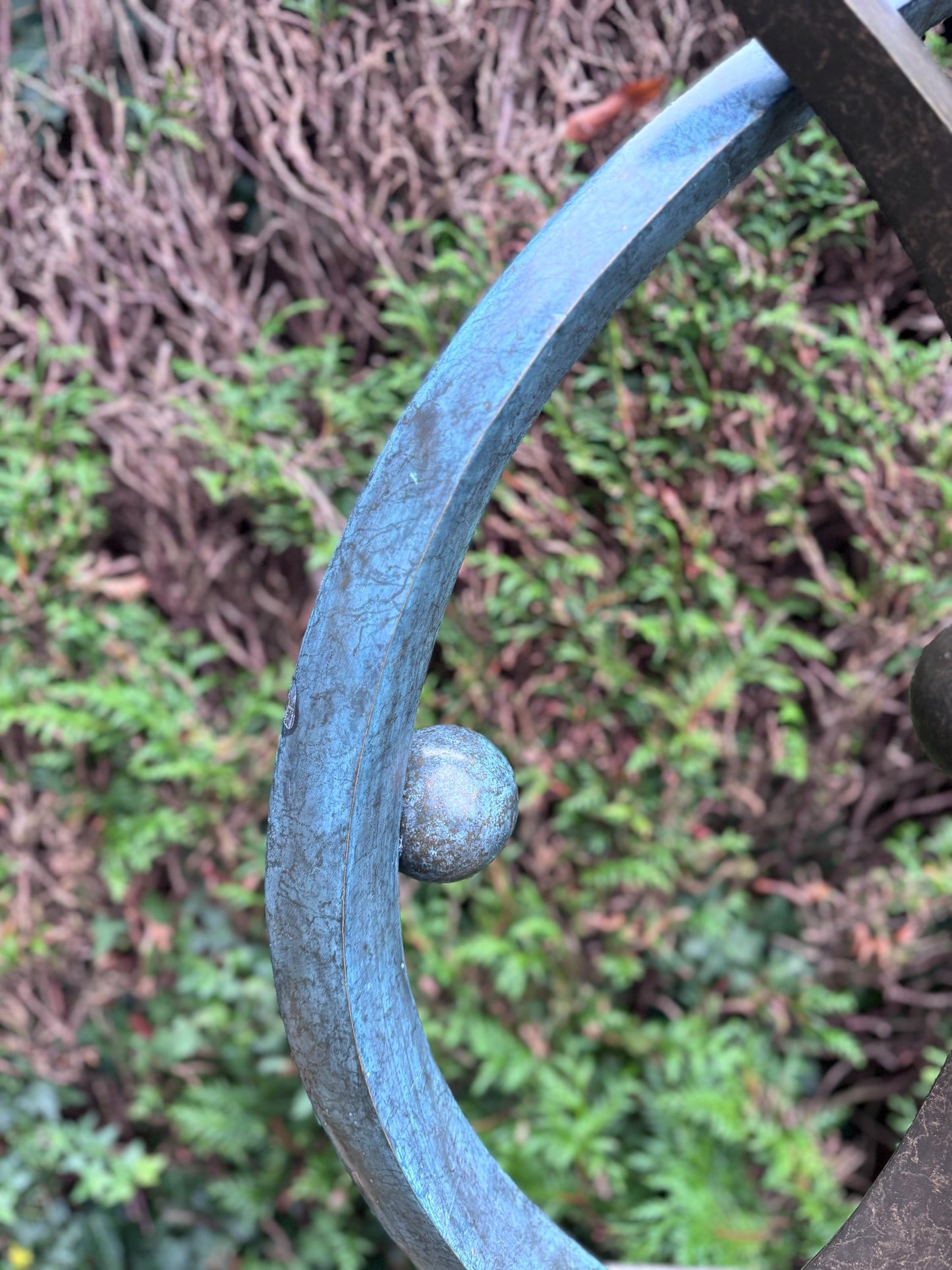 Orbital Harmony – Bronze Sculpture. 36x20x75cm - 11Kg