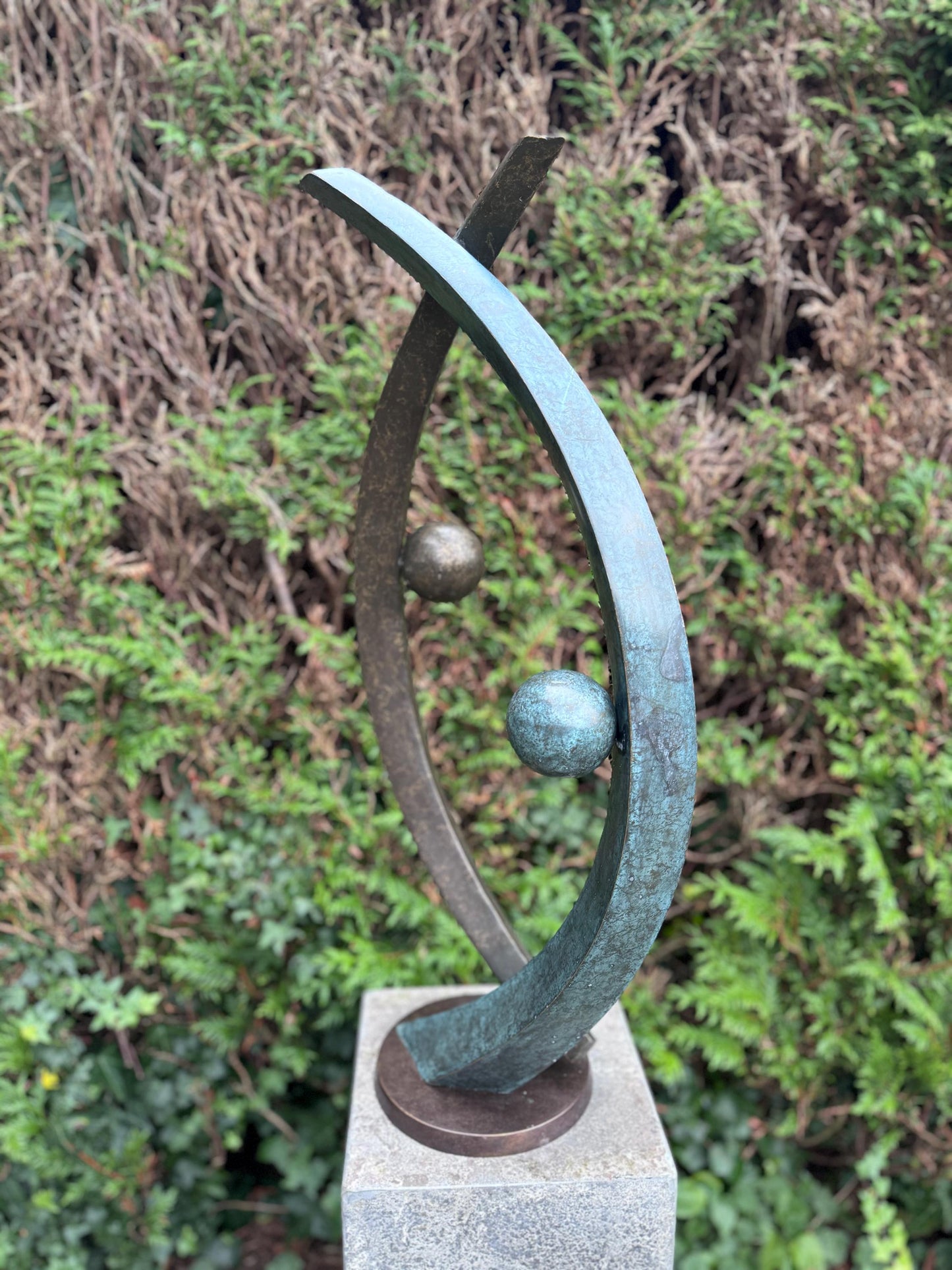 Orbital Harmony – Bronze Sculpture. 36x20x75cm - 11Kg