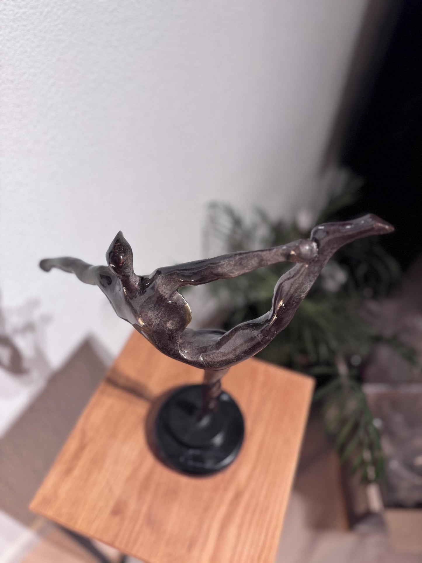 Poised Dancer – Bronze Sculpture. 34x15x42cm - 5Kg