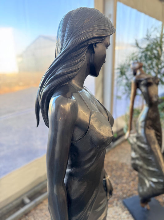 Elegant Stroll – Bronze Sculpture. 62x42x172cm - 20Kg