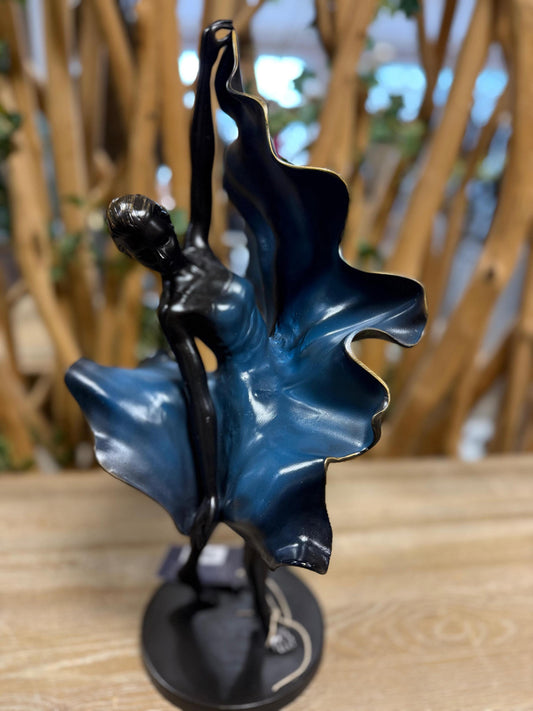 Grace in Motion – Bronze Sculpture. 23x15x44cm