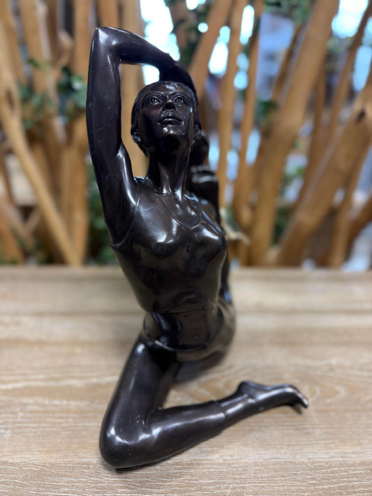 Graceful Balance – Bronze Sculpture. 24x21x33cm - 3Kg