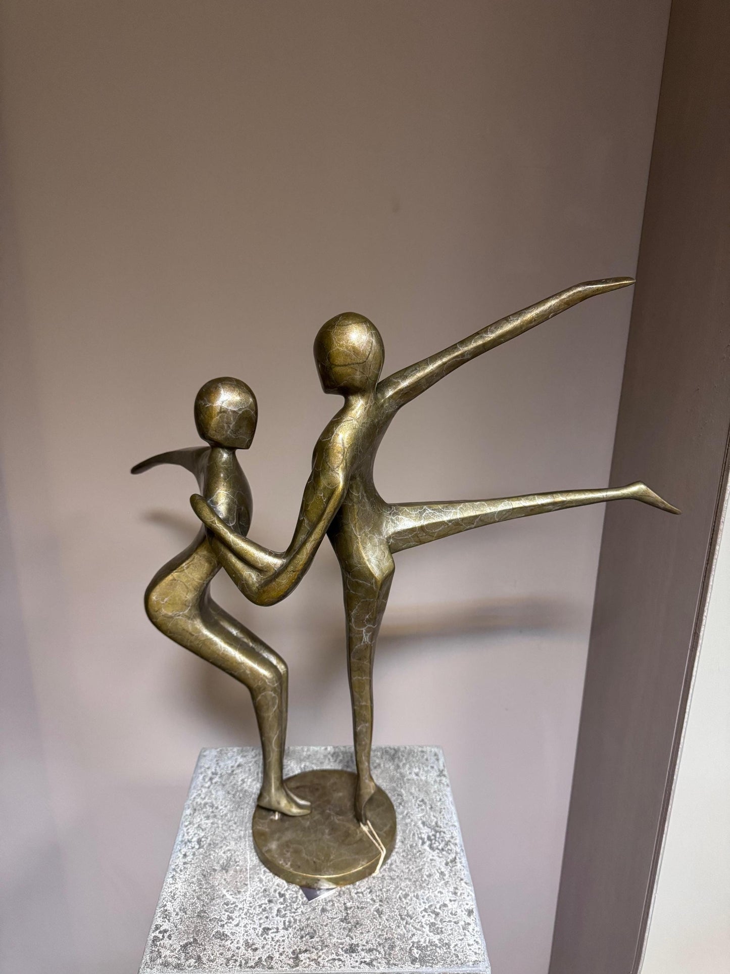 Dancing Together – Bronze Sculpture. 37x55x57cm