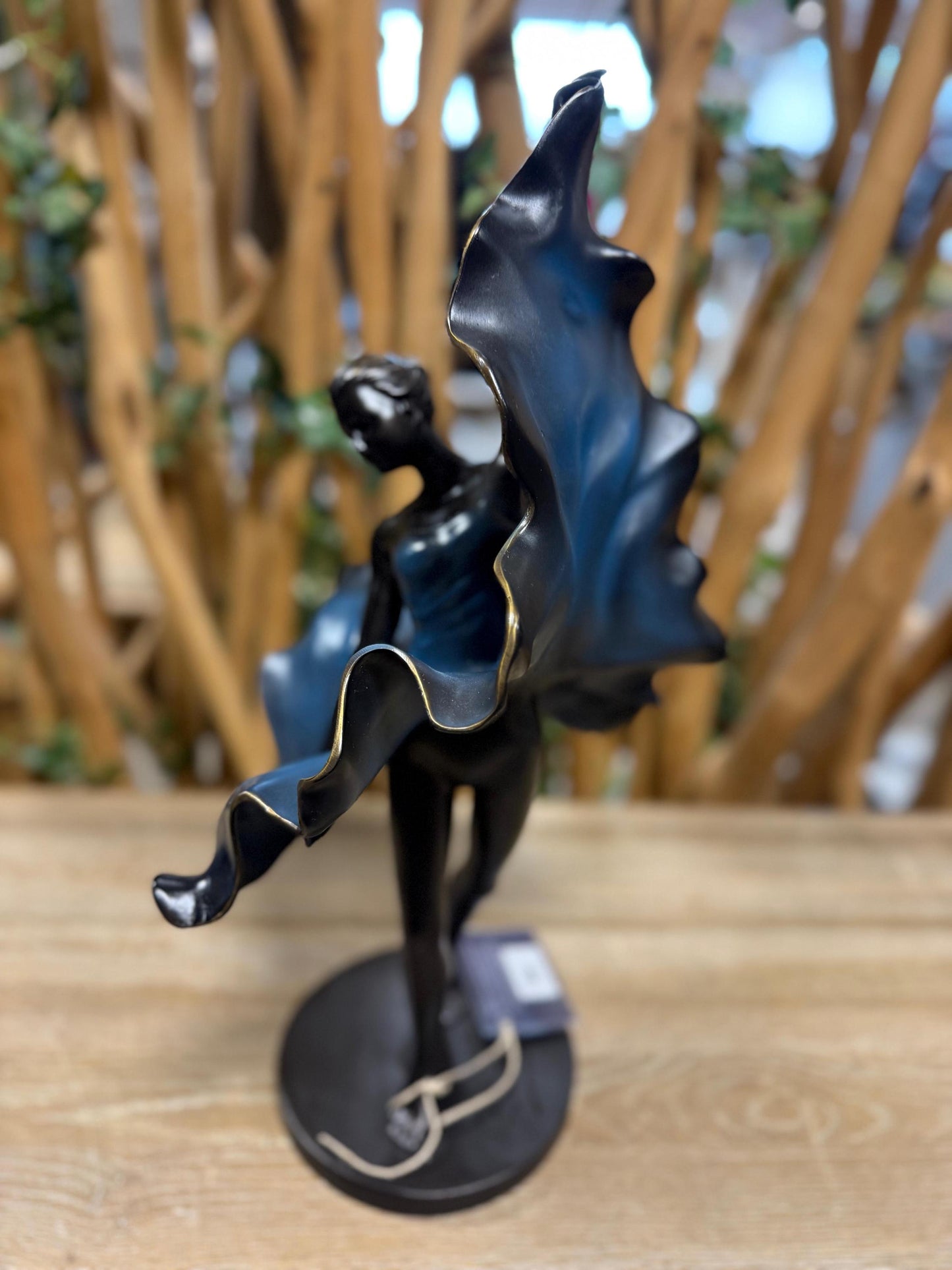Grace in Motion – Bronze Sculpture. 23x15x44cm