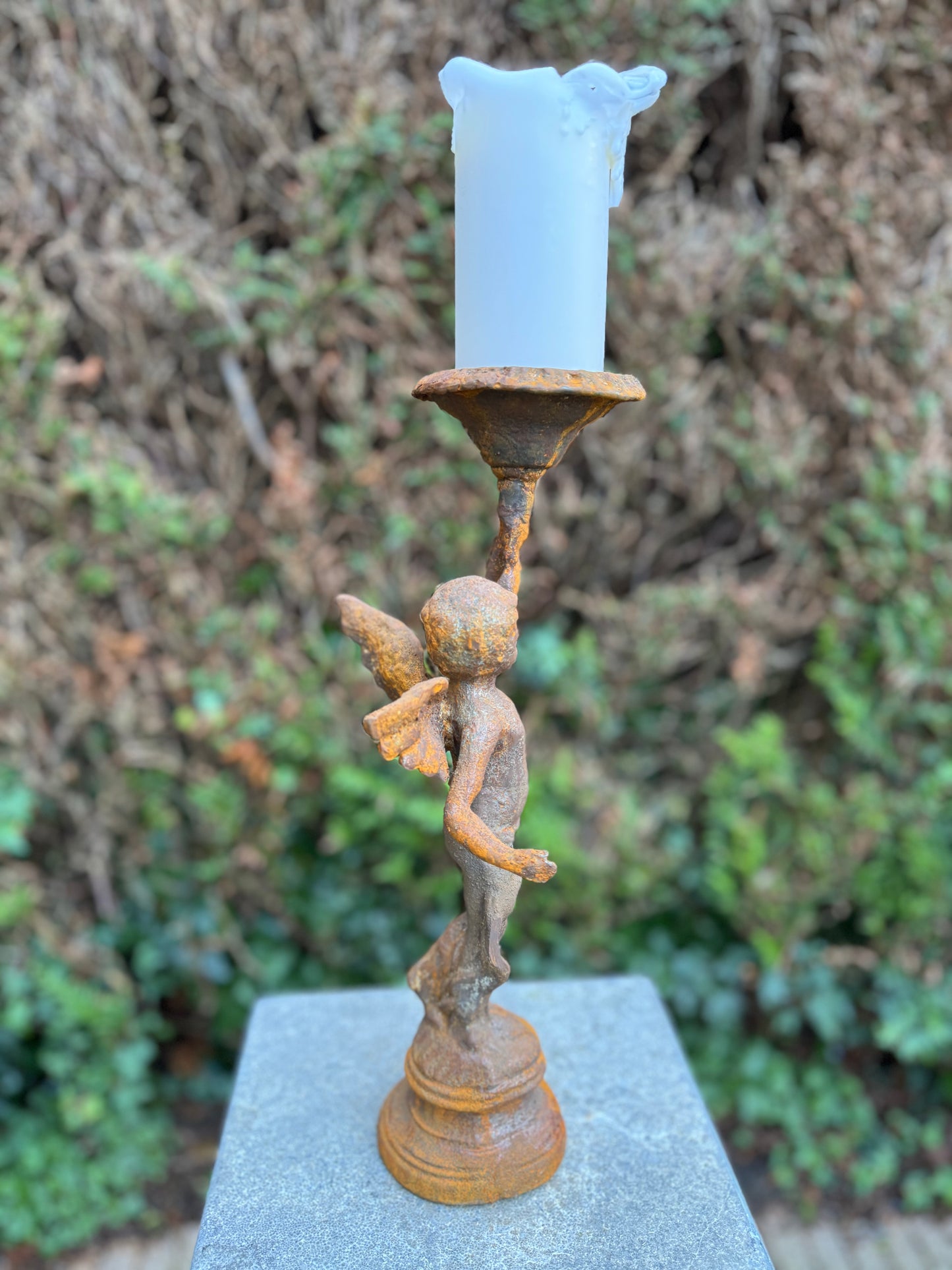 Castiçal Anjo em ferro fundido enferrujado - Decoração de casa e jardim - Interior - Vintage 39x20x15cm - 3,4 Kg