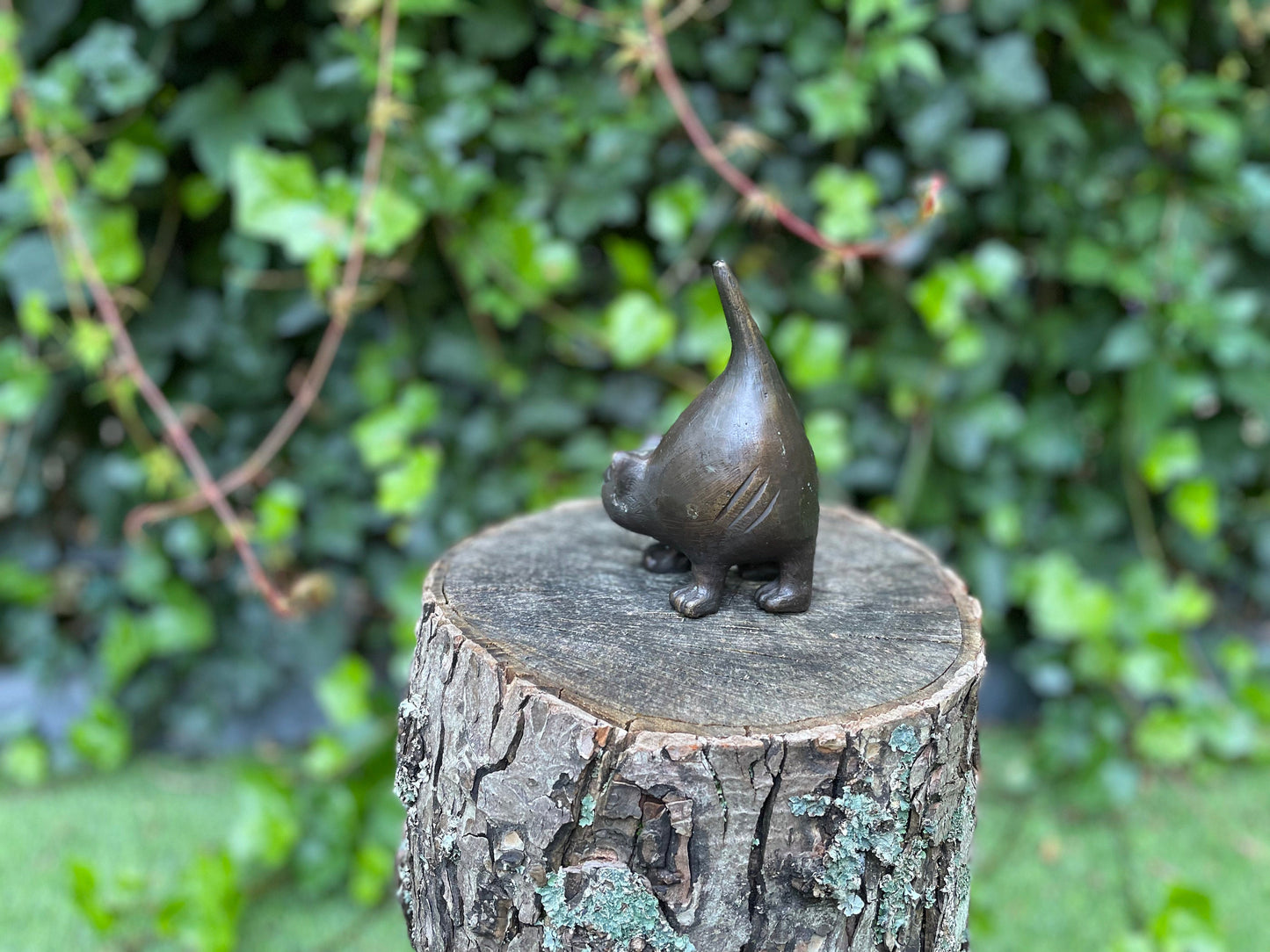 Stretching Cat – Bronze Sculpture. 10x6x14cm