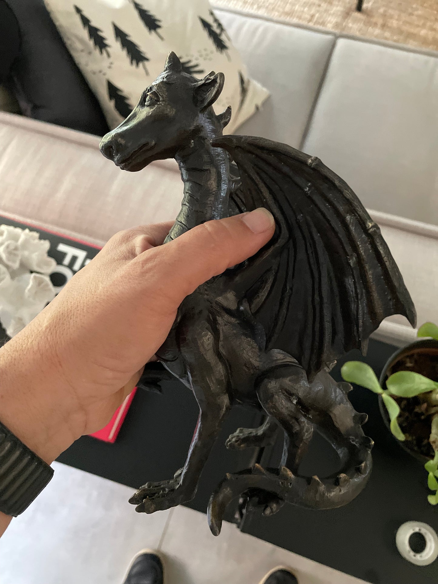 Little Guardian – Bronze Sculpture. 12x13x22cm