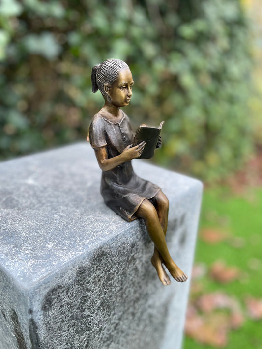 Reading in Silence – Bronze Sculpture. 7x11x22cm - 0.8Kg