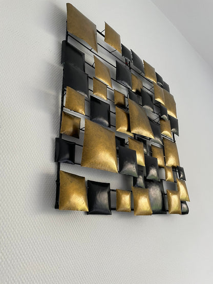 Geometric Flow – Iron Sculpture. 70x5x70cm