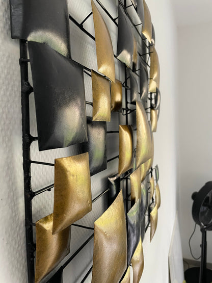 Geometric Flow – Iron Sculpture. 70x5x70cm