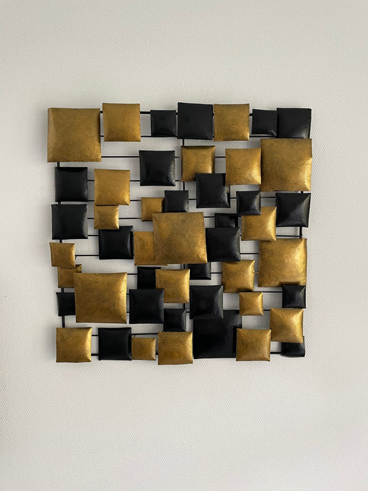 Geometric Flow – Iron Sculpture. 70x5x70cm