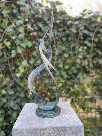 Flowing Form – Bronze Sculpture. 15x12x49cm - 1.7Kg