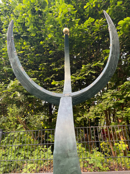 Cosmic Time – Bronze Sculpture. 65x120x180cm