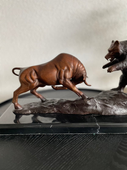 Bull and Bear Clash – Bronze Sculpture. 44x18x25cm - 8.2Kg