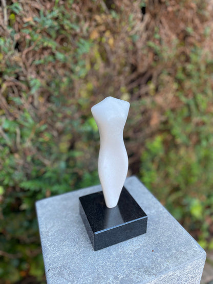 Feminine Form – Marble and Granite Sculpture. 25x6x3cm