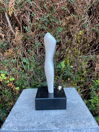 Feminine Form – Marble and Granite Sculpture. 25x6x3cm