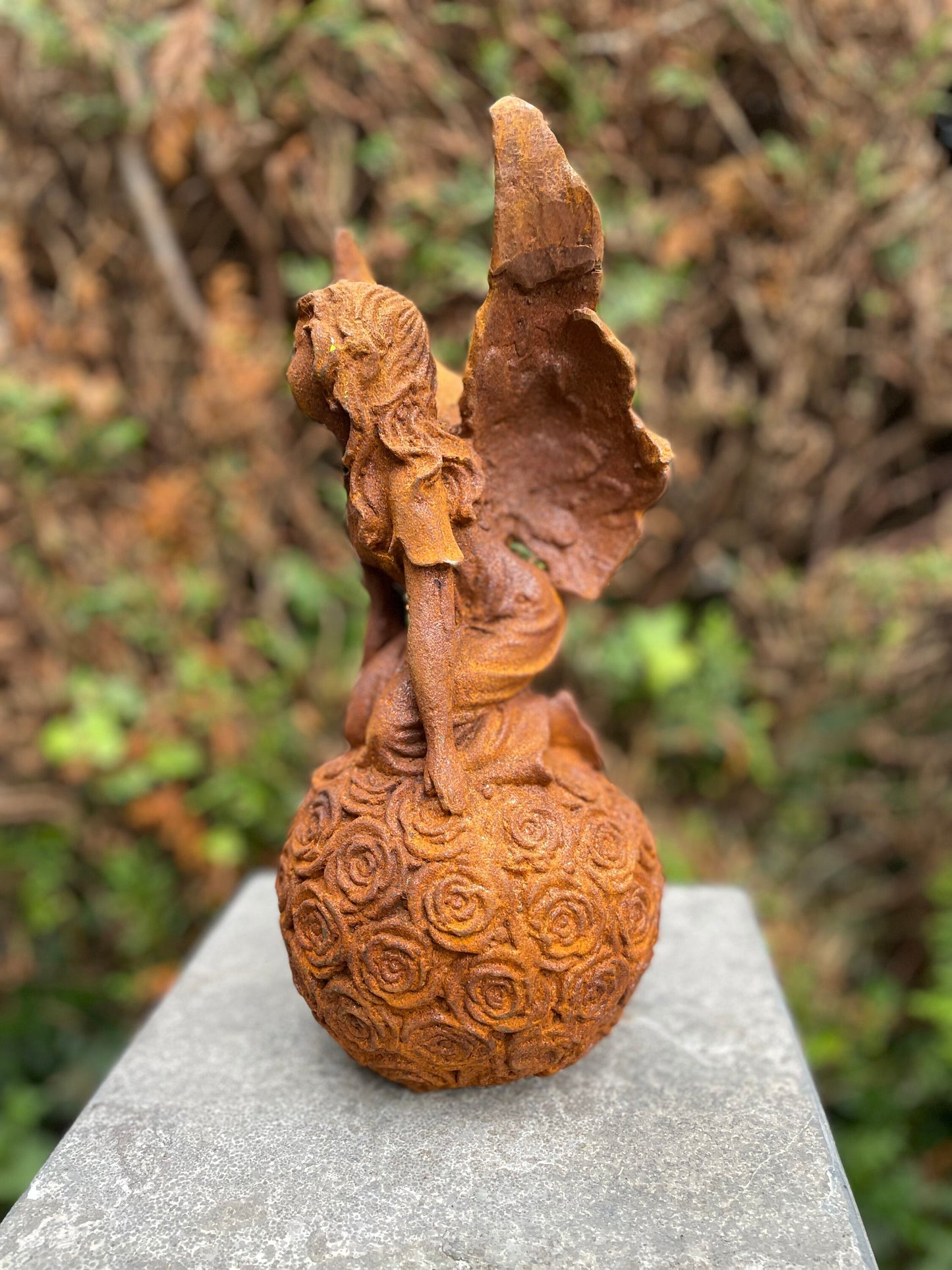 Fairy on Roses – Iron Sculpture. 31x13x13cm - 4.3Kg