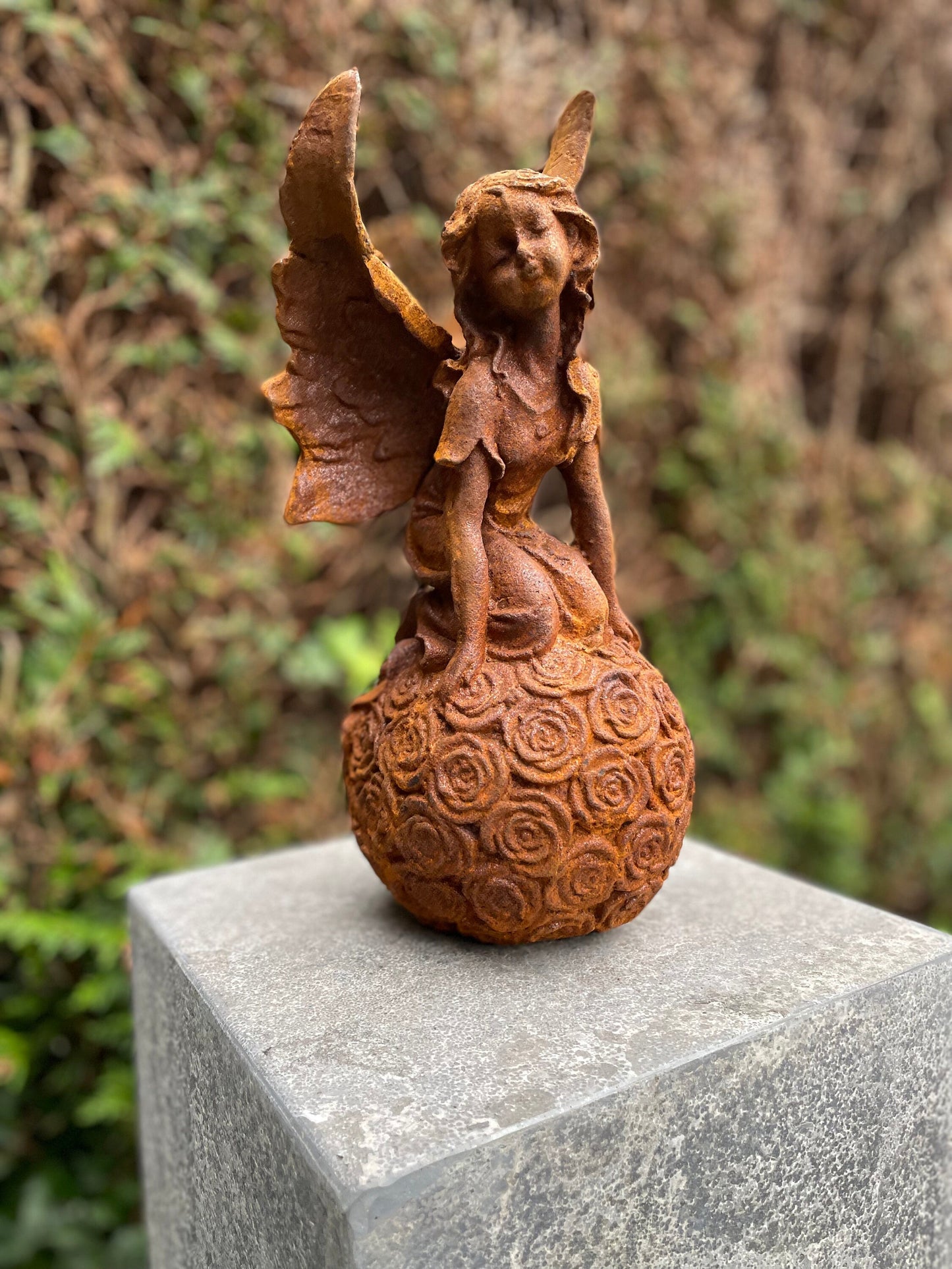 Fairy on Roses – Iron Sculpture. 31x13x13cm - 4.3Kg