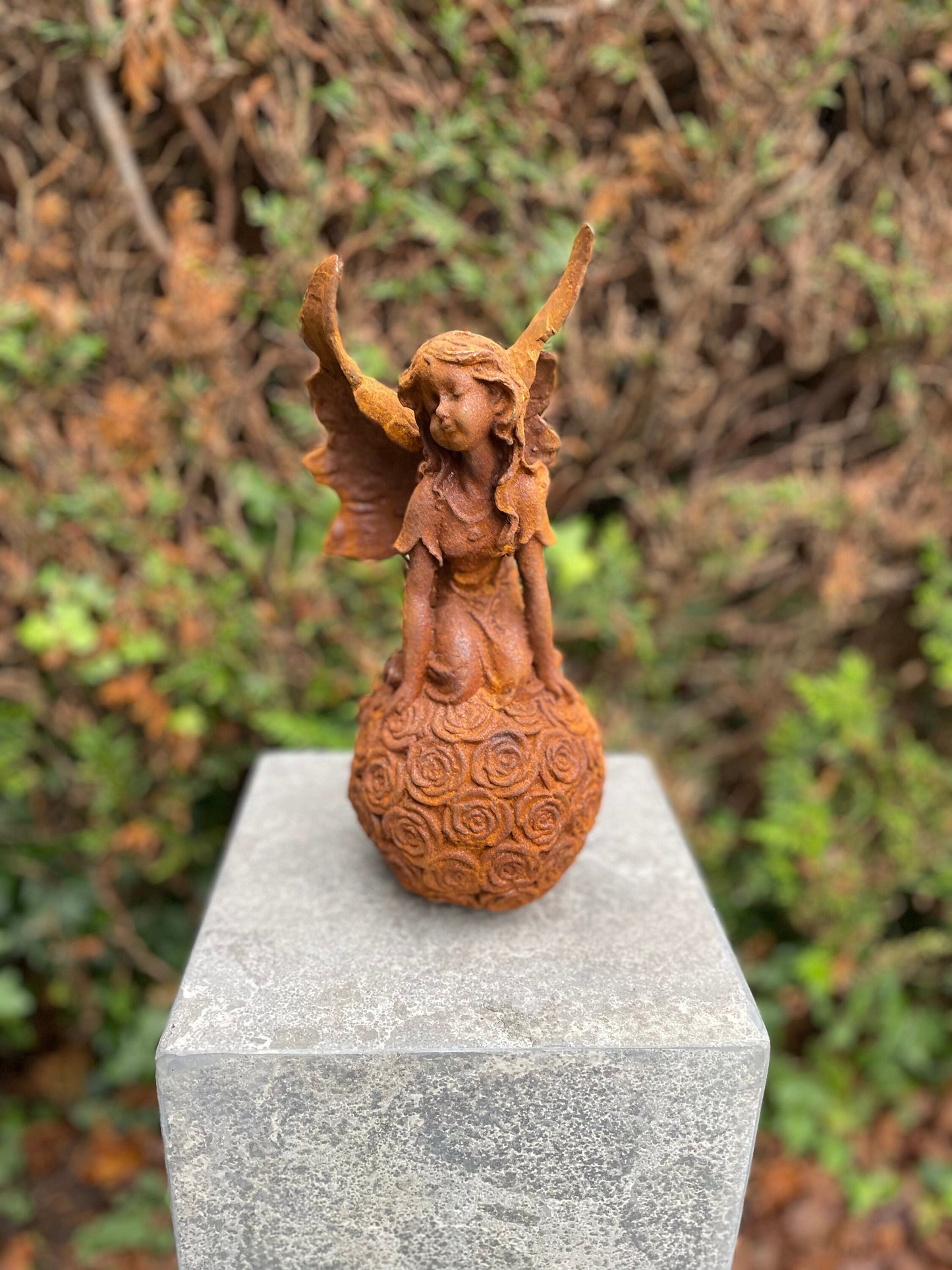 Fairy on Roses – Iron Sculpture. 31x13x13cm - 4.3Kg